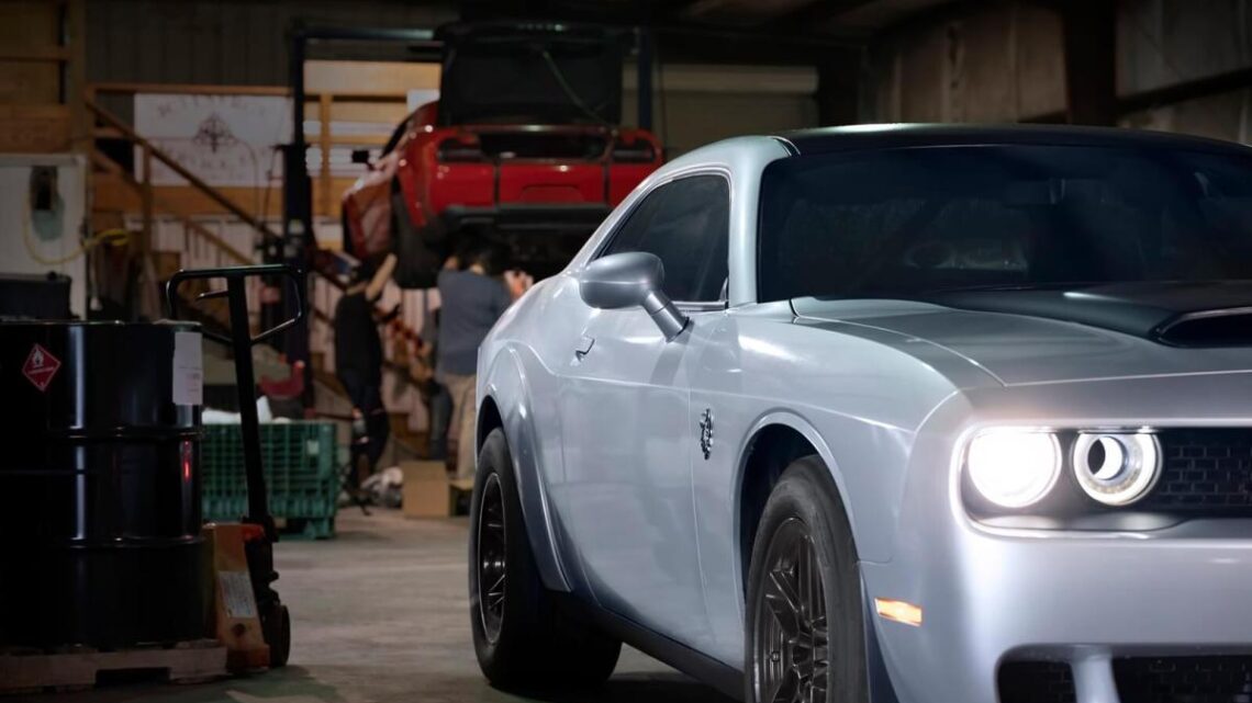 Dodge Challenger Rappel suggère que la voiture musculaire la plus puissante a sauté le gymnase