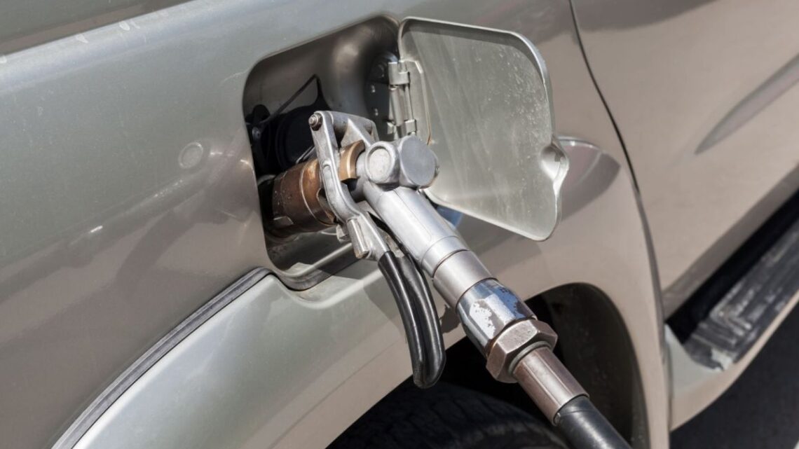 Premium vs gaz ordinaire: le coût supplémentaire en vaut-il la peine?