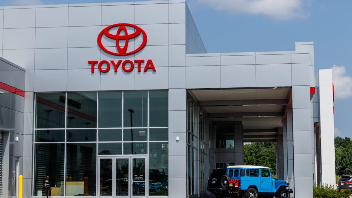 L'impressionnante surtension hybride de Toyota: les ventes électrifiées de séquoia et de toundra planent de 18% et 27%