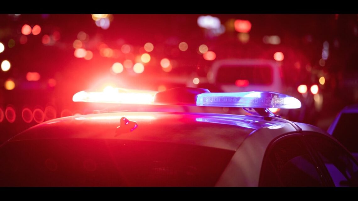 La police de Philly a déclaré que le conducteur de Lexus s'est intentionné intentionnellement dans un croiseur occupé après lui avoir servi une ordonnance de protection