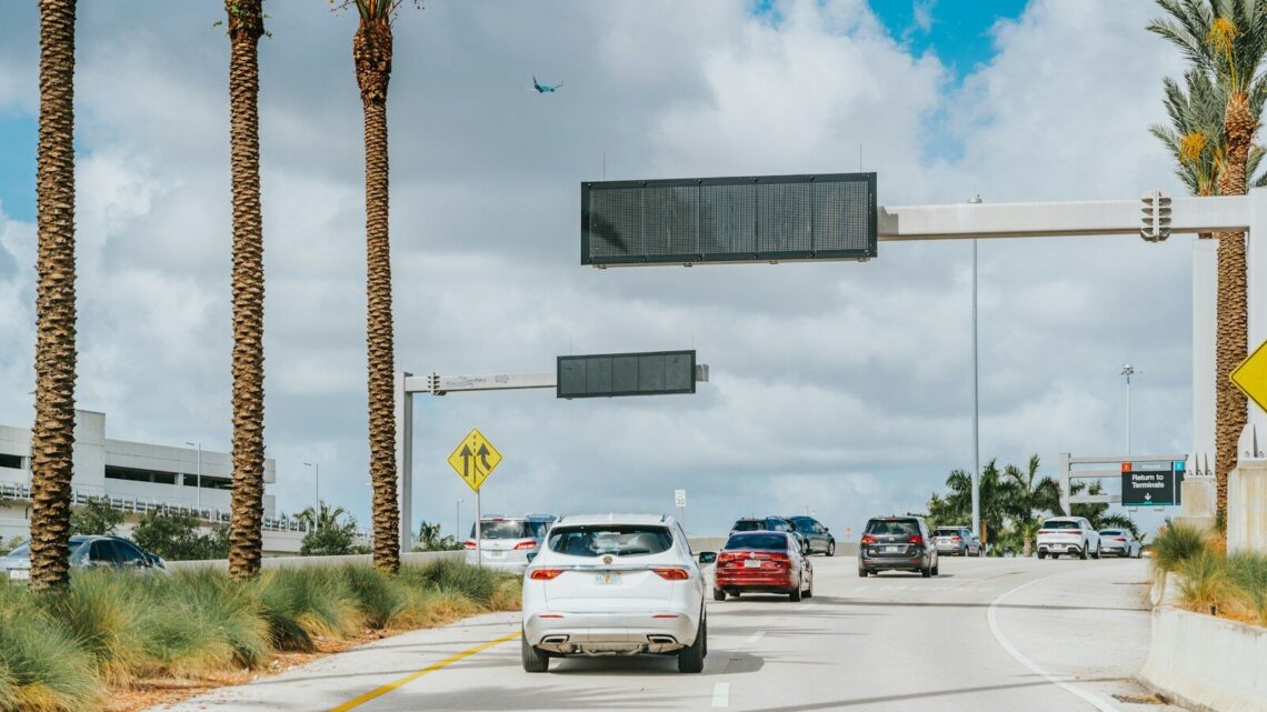 Une femme de Floride ouvre un courrier pour trouver une plaque d&rsquo;immatriculation qui fait sourciller : « Je suis devenue balistique »